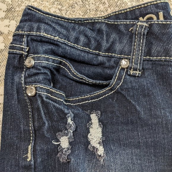 Rue 21 Denim Distressed Shorts Dark Blue Accentuated w/Bling - size 7/8 - Picture 12 of 12